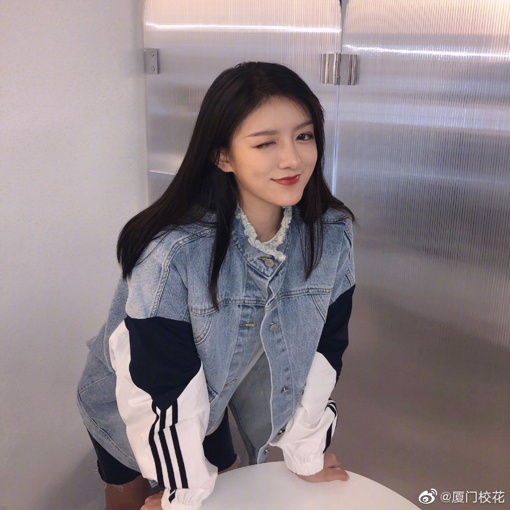 她叫猴猴,99年,就读于济南大学,身高174cm,爱好健身,巨蟹座