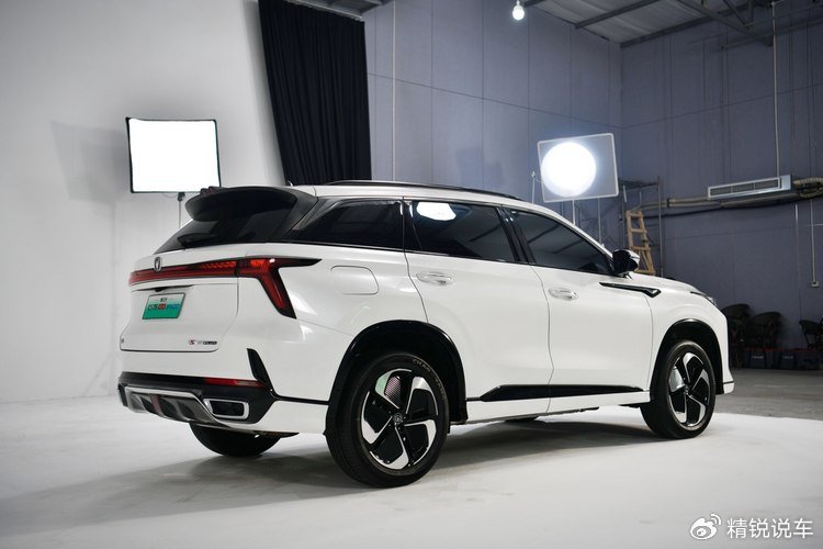 长安cs75plus智电idd混动新时代厂商指导价1699万元