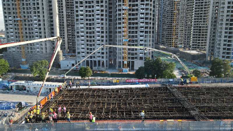 白云二线完成首联现浇梁底板和腹板浇筑