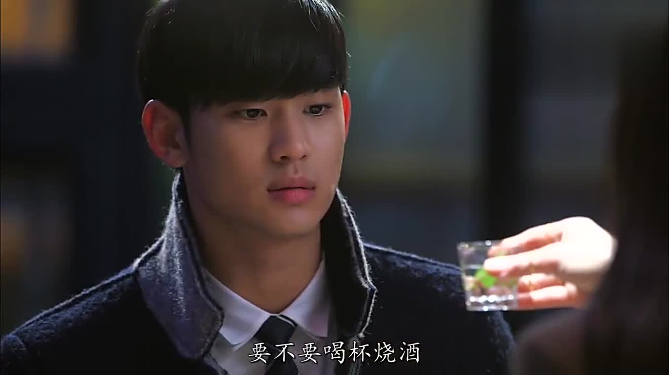 电影片段都敏俊骗千颂伊是因为颂伊长得像徐宜花才喜欢她