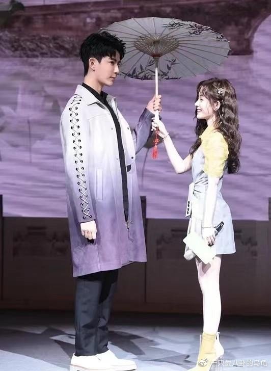 “完美”暴露身体缺陷,明星雷人红毯造型,看得我忍不住笑出了声休闲区蓝鸢梦想 - Www.slyday.coM “完美”暴露身体缺陷,明星雷人红毯造型,看得我忍不住笑出了声休闲区蓝鸢梦想 - Www.slyday.coM