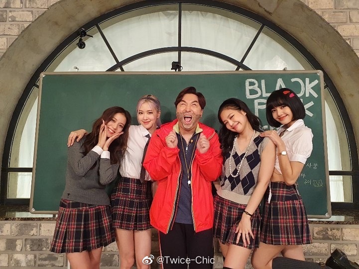 Blackpink新综艺幕后 全员以制服造型亮相 学院风的粉墨女孩们