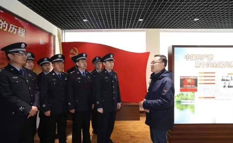 【你好,警察节】海阳公安向全市人民汇报休闲区蓝鸢梦想 - Www.slyday.coM 【你好,警察节】海阳公安向全市人民汇报休闲区蓝鸢梦想 - Www.slyday.coM