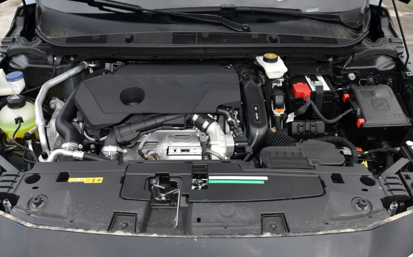 合资紧凑型车对决，标致408和别克威朗Pro谁更超值？