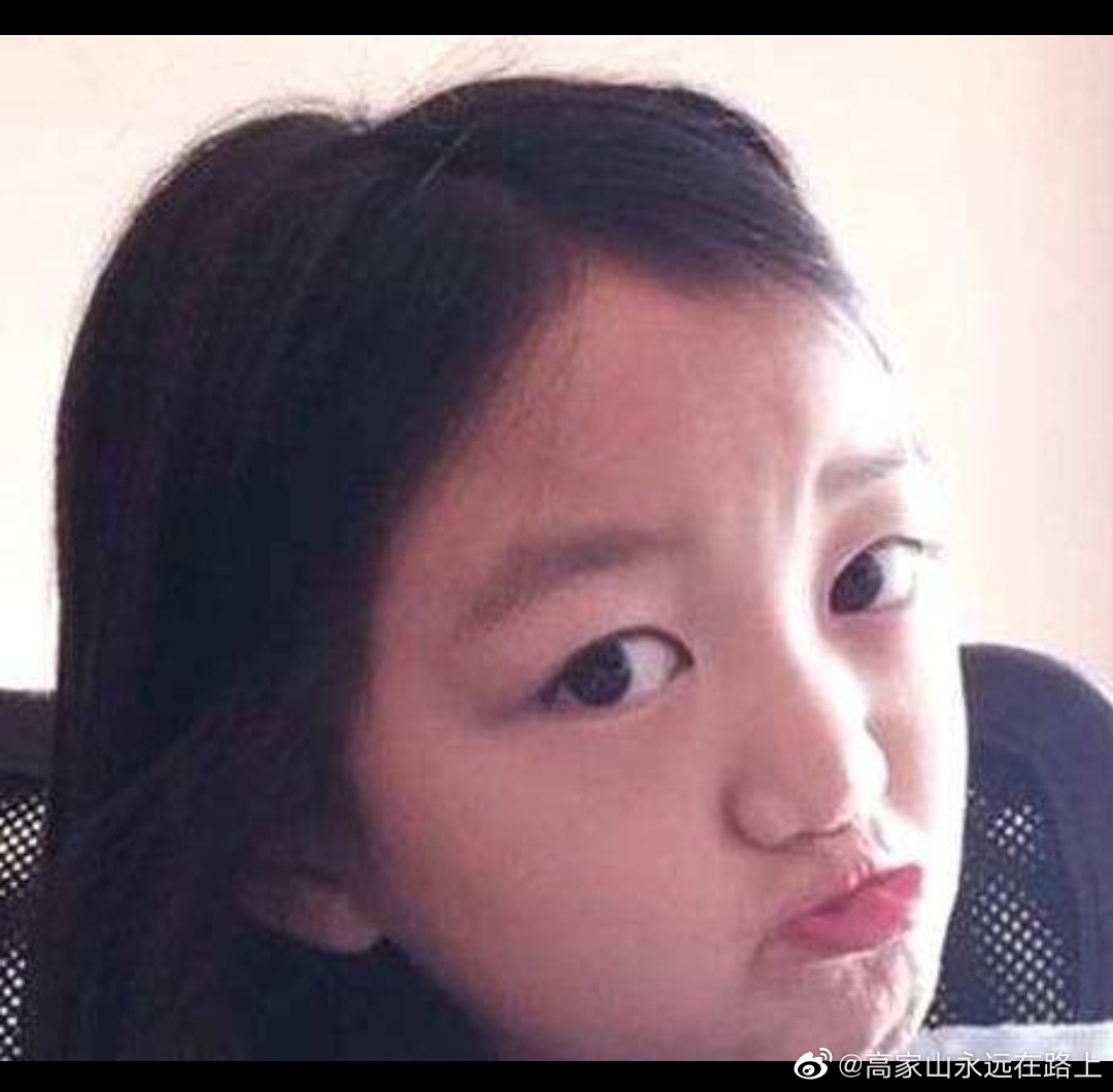 王菲女儿李嫣最近的照片