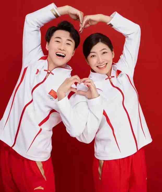 奥运冠军徐梦桃大婚！手戴金镯显贵气，央视贺喜，吴宣仪等祝福休闲区蓝鸢梦想 - Www.slyday.coM