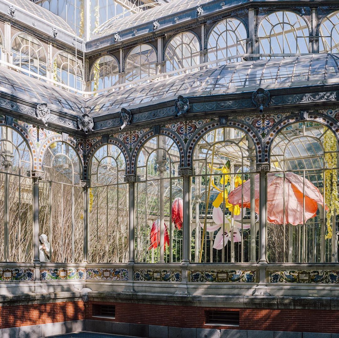 palacio de cristal(水晶宫)坐落在西班牙马德里 buen retiro 公园