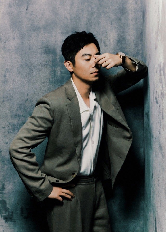 朱亚文39岁生日写真不愧是我心中的叔圈天菜