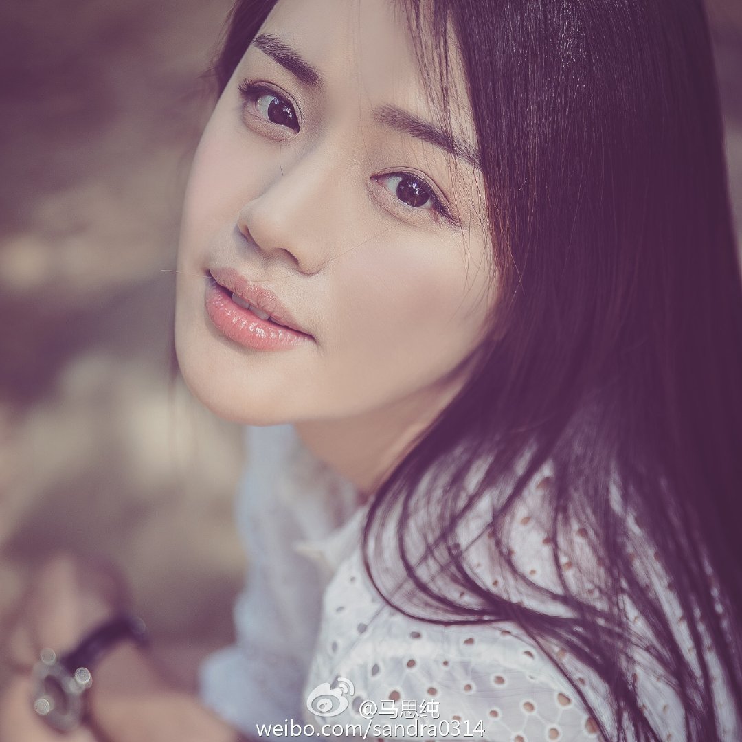 马思纯旧照好好看!文艺又青春灵动的美,就是被惊艳住了!__财经头条