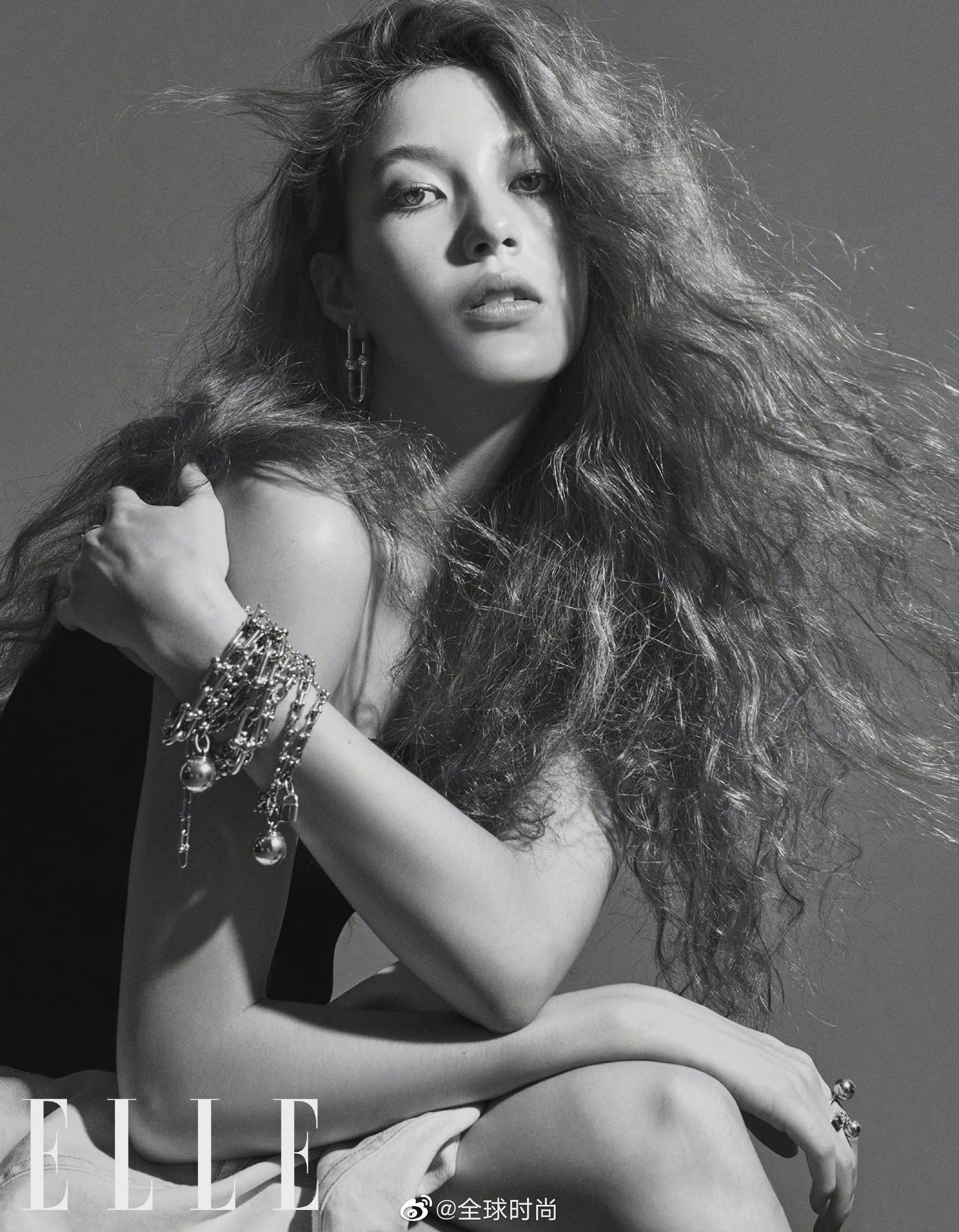 谷爱凌7015elle 2021 十月刊,脱下运动装……__财经头条