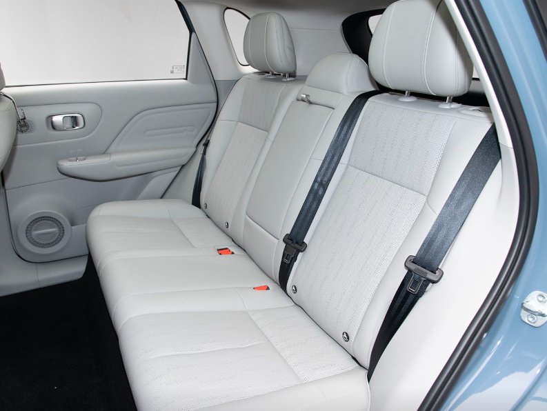 零跑B10将激光雷达杀至12万级，对比银河E5谁更超值？