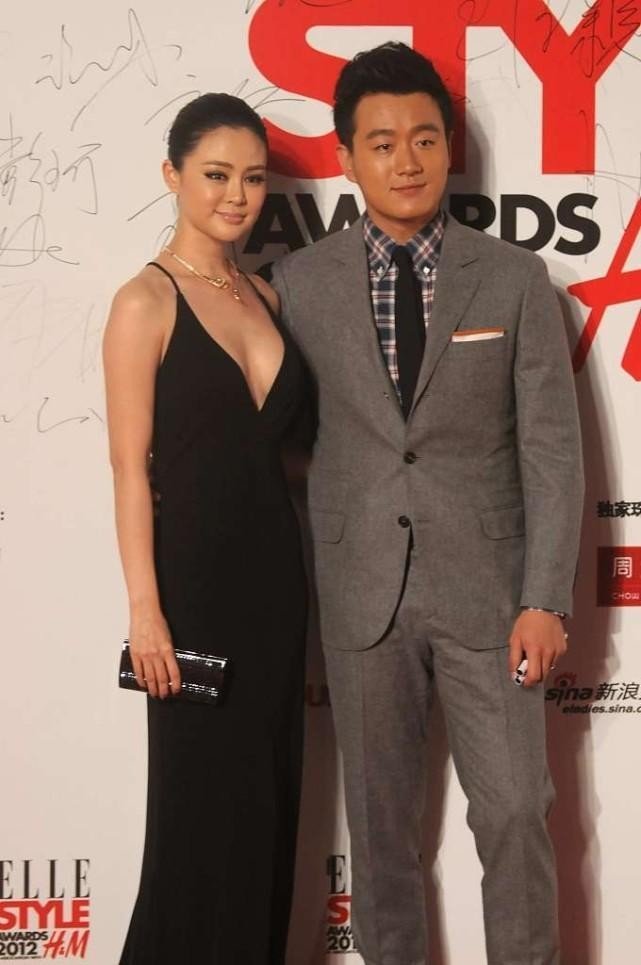 佟大为这媳妇真应该私藏起来,穿着简单的吊带,却比别人美太多了休闲区蓝鸢梦想 - Www.slyday.coM 佟大为这媳妇真应该私藏起来,穿着简单的吊带,却比别人美太多了休闲区蓝鸢梦想 - Www.slyday.coM