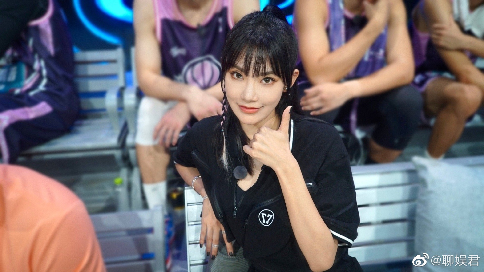 曾可妮在这就是灌篮中简直可以申请社交nb症实名认证