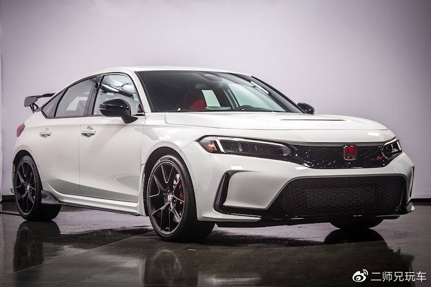 直叫人疯狂舔屏近期全球超热的5款高性能车都很炸裂