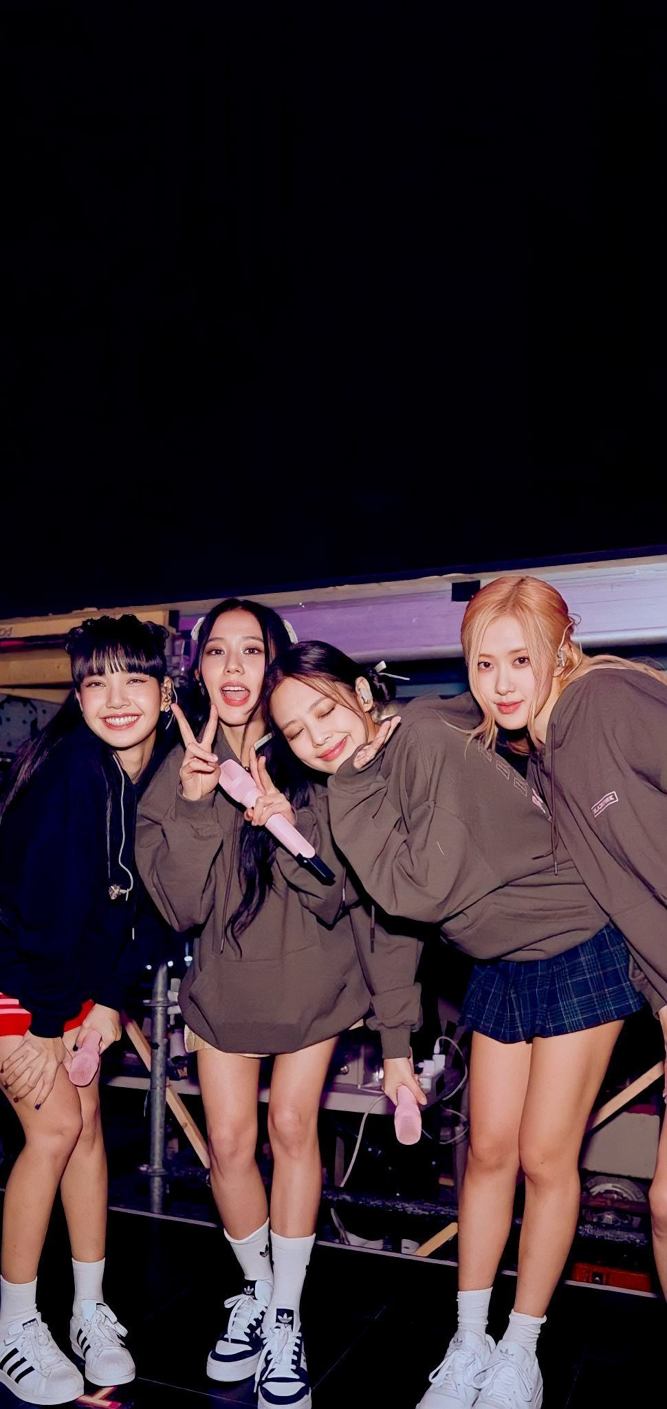 blackpink和法国总统马克龙一起合影……__财经头条