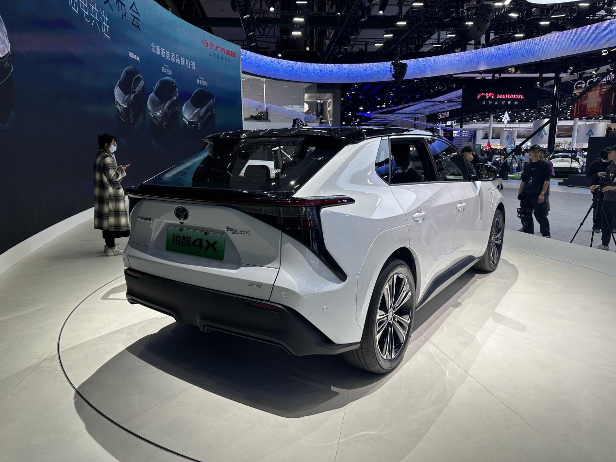 定位中型纯电动suv广汽丰田铂智4x上市