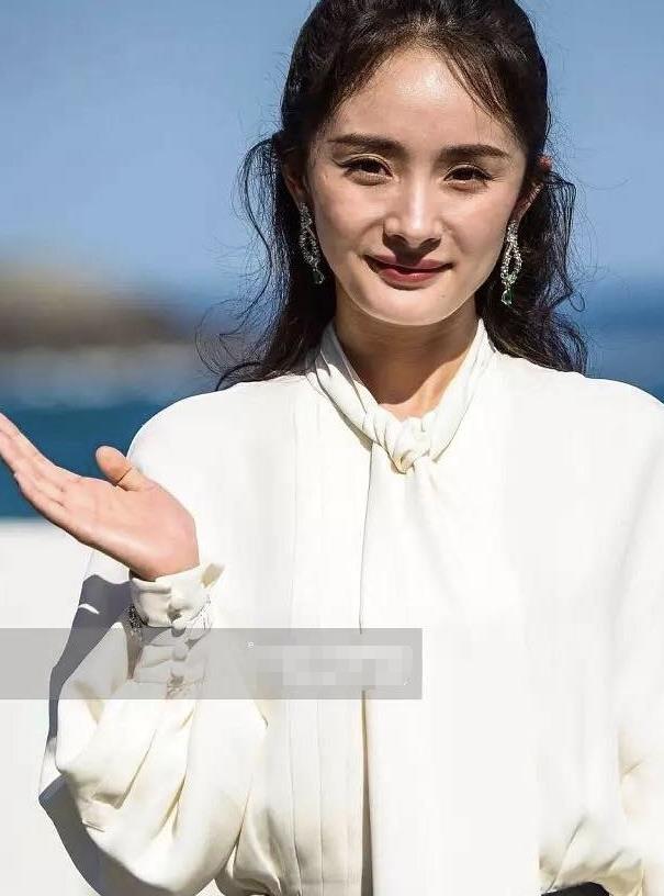 34岁的杨幂脸怎么了未修生图照惹争议