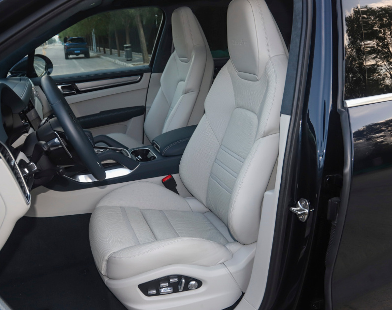 新时代型男！售价小幅度上涨，2023款保时捷卡宴购买攻略