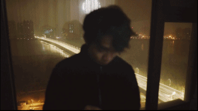 500万粉丝的微博大V因为签约了坑人经纪公司，被威胁赔偿300万元