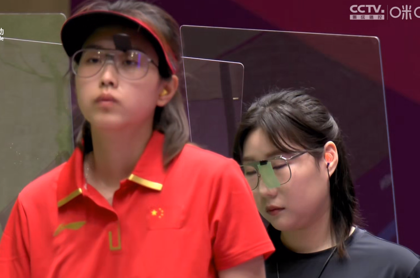 恭喜00后美女肖嘉芮萱后来者居上连续两轮加赛胜出斩获铜牌