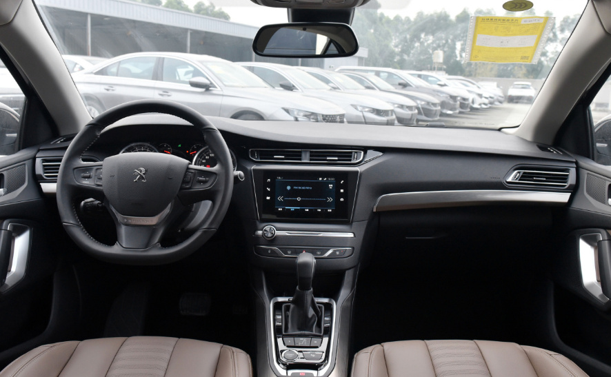 合资紧凑型车对决，标致408和别克威朗Pro谁更超值？