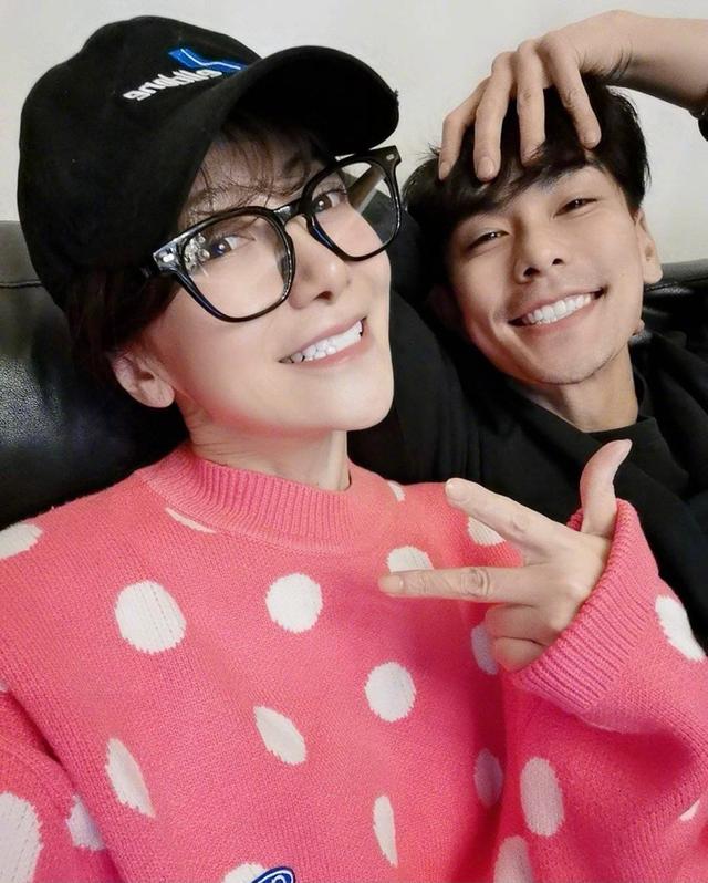 这对夫妻都参演了最近的热播剧颜值状态令人诧异驻颜神术