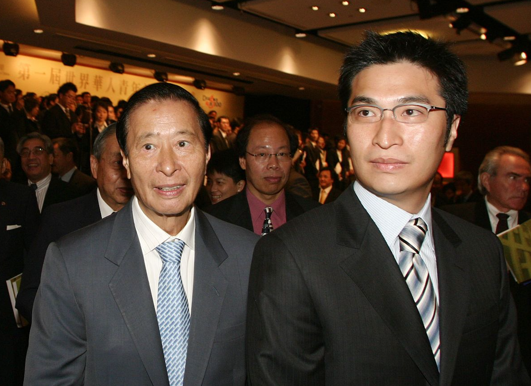 李兆基在建大宅已成香港最贵豪宅,造价逾40亿,父子仨一人一栋