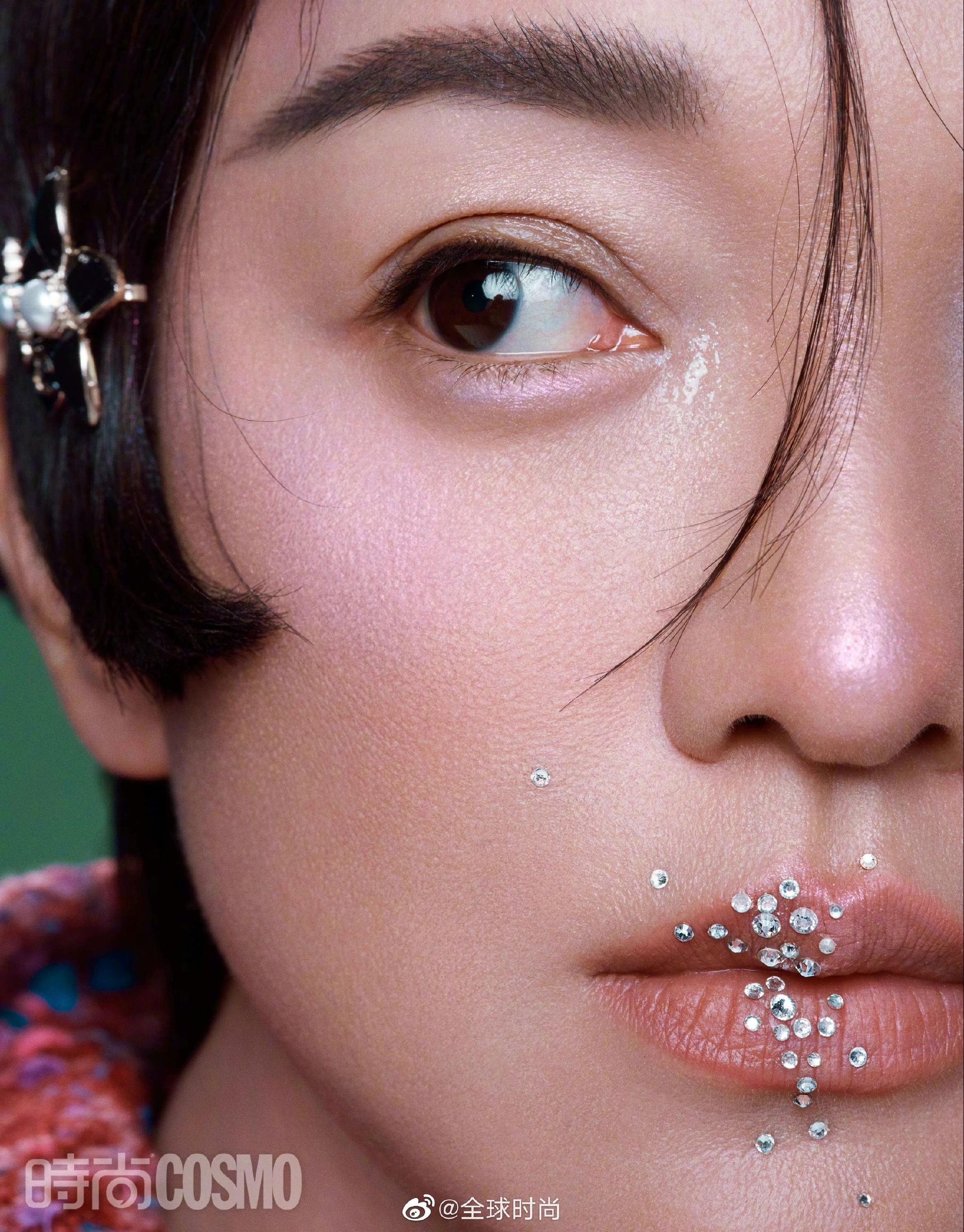 周迅 时尚cosmo 9月刊封面大片 以齐耳短发造型出镜……__财经头条