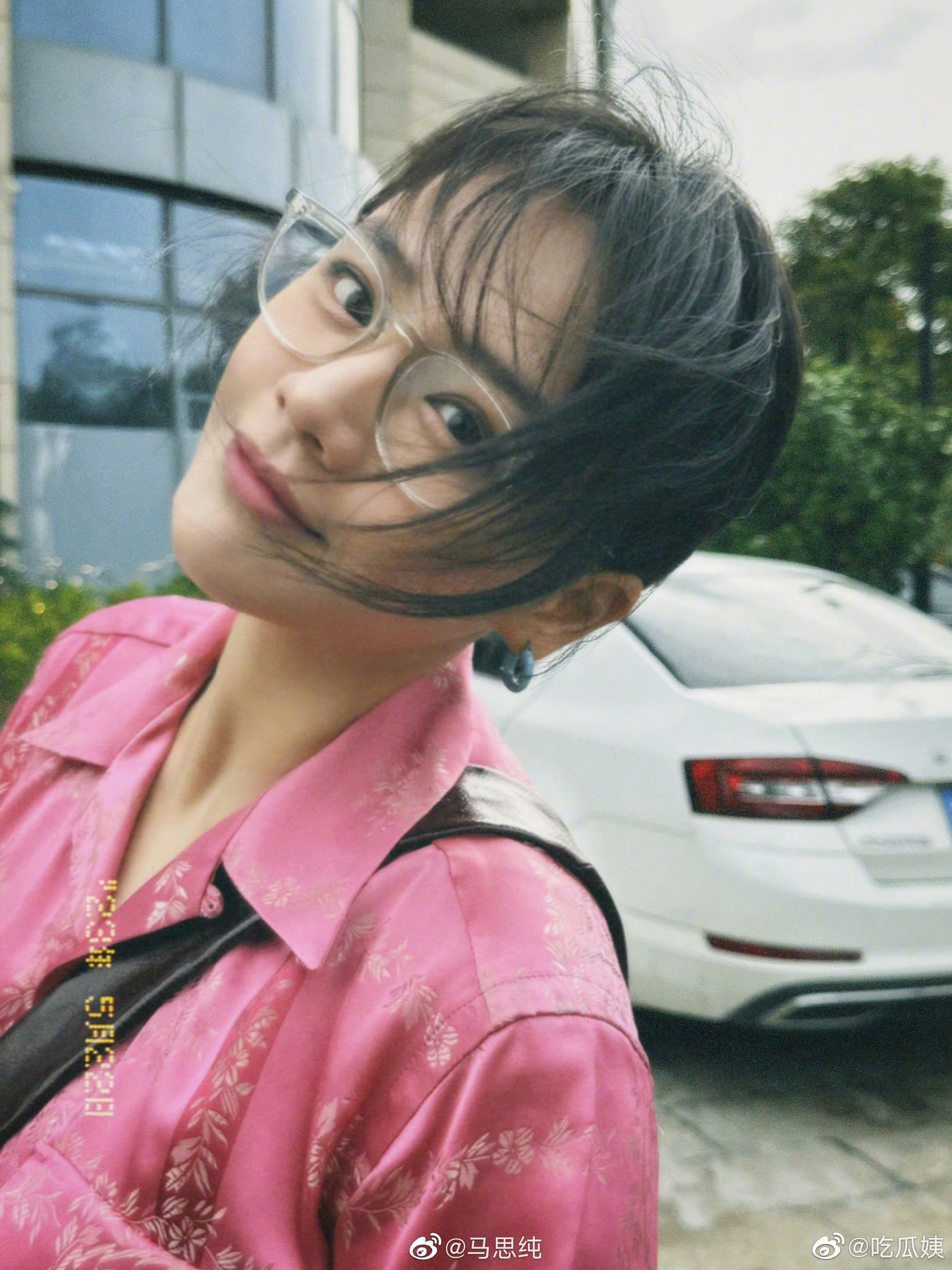 这两张张照片真的和左耳时期没差别啊……__财经头条