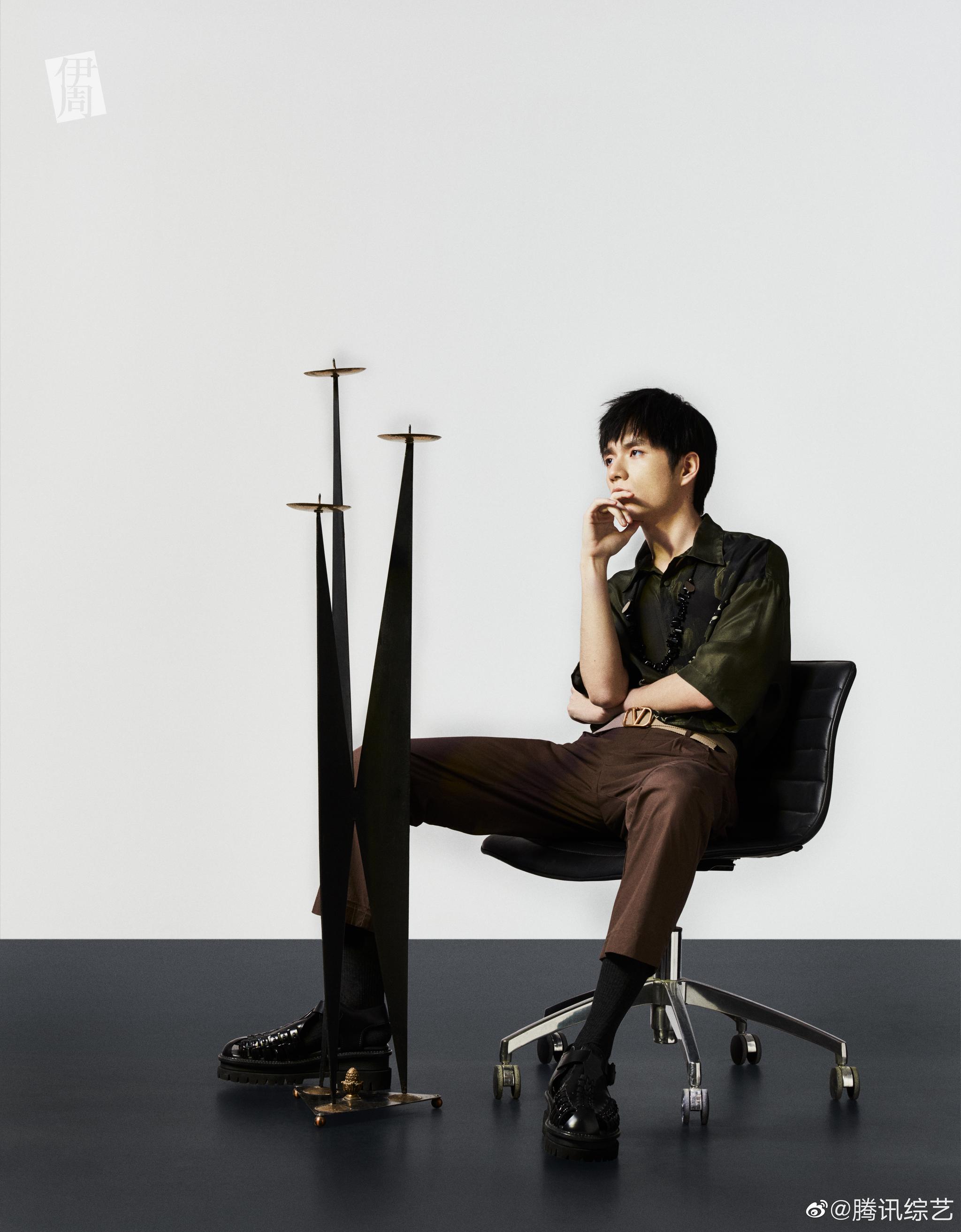 伊周四月刊封面人物大片曝光!