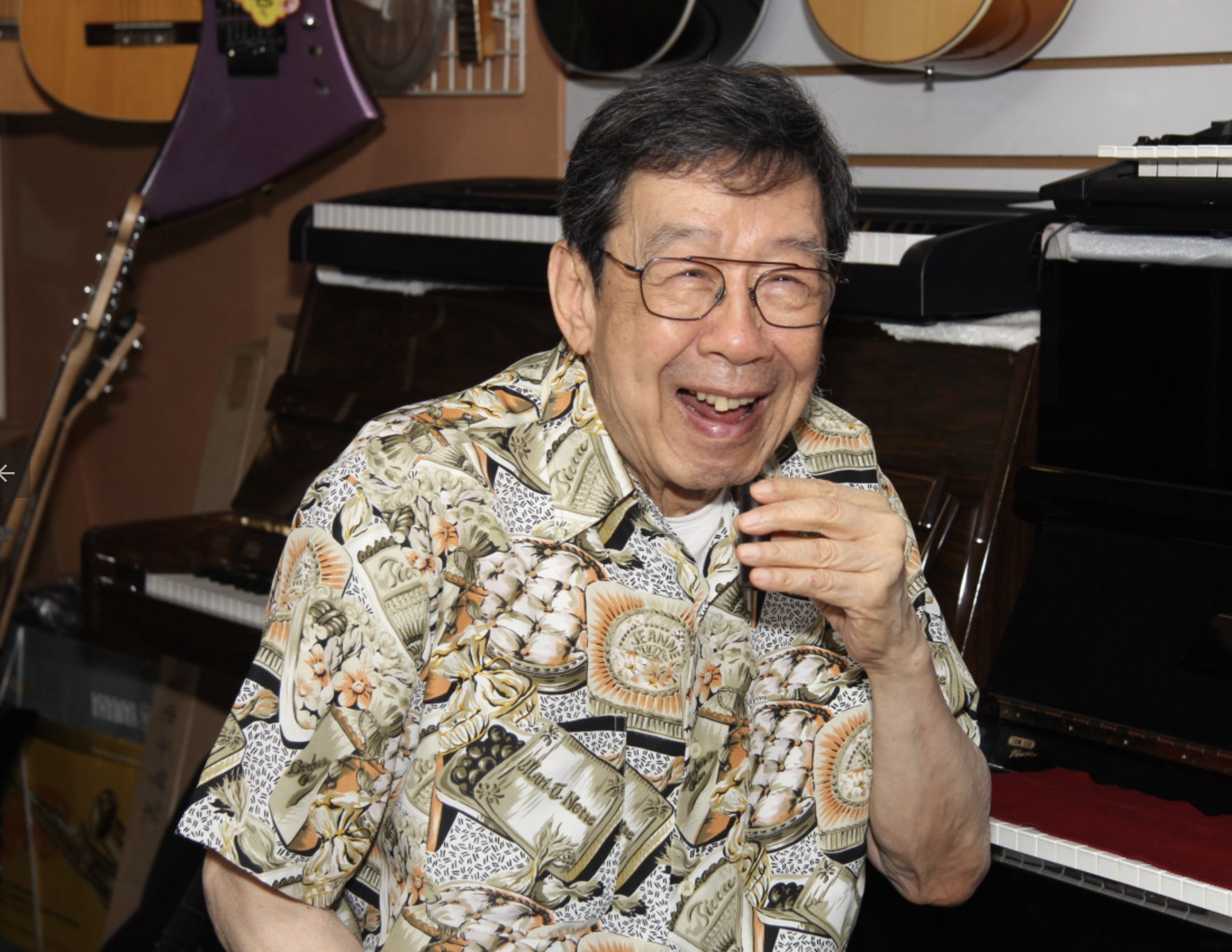 89岁胡枫办第三次红馆个唱感激沈殿霞牵线托付孙子每年去祭拜