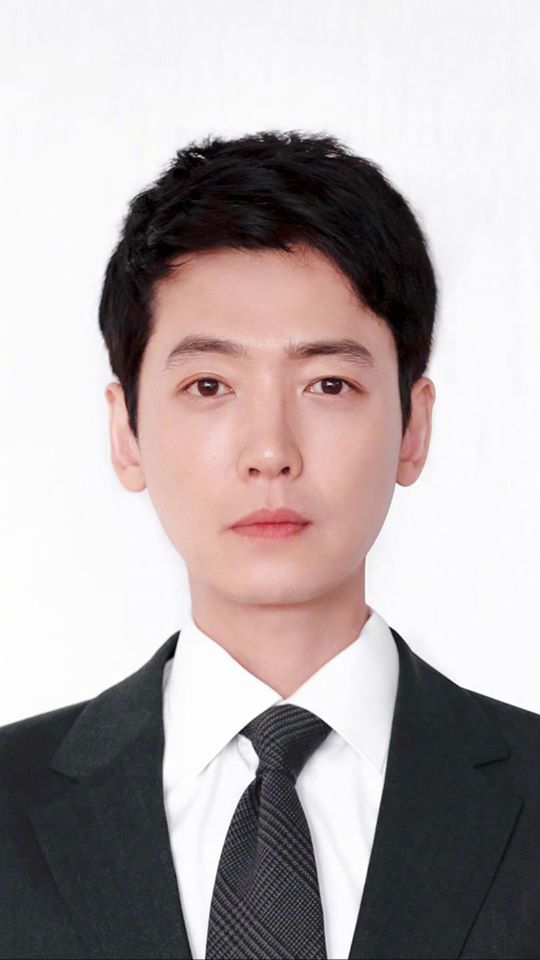 《机智的医生生活》金隽婠医生 的证件照~可以洗出来了哈哈哈_高清