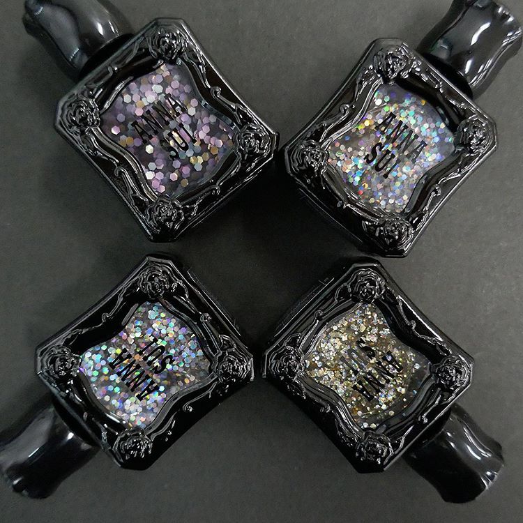 Anna Sui 圣诞限定指甲油新色发布新的指甲油系列以 给我颜色