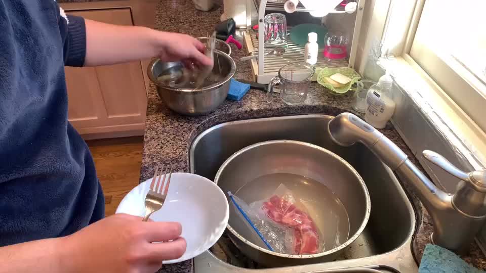 大海的美国保姆生活简单给老板一家做个大虾没想到备受好评