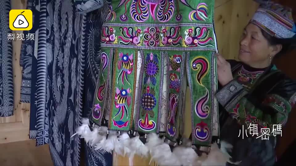 贵州这个苗寨99是木房每户几套蜡染百鸟衣成致富密码