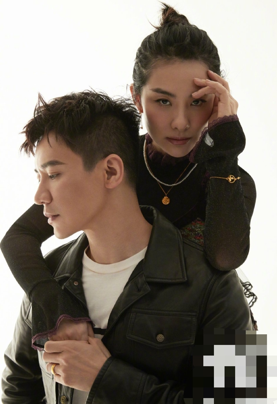 41岁奥运冠军刘璇晒日常,给孩子赚奶粉钱不易,间隙还得带二胎