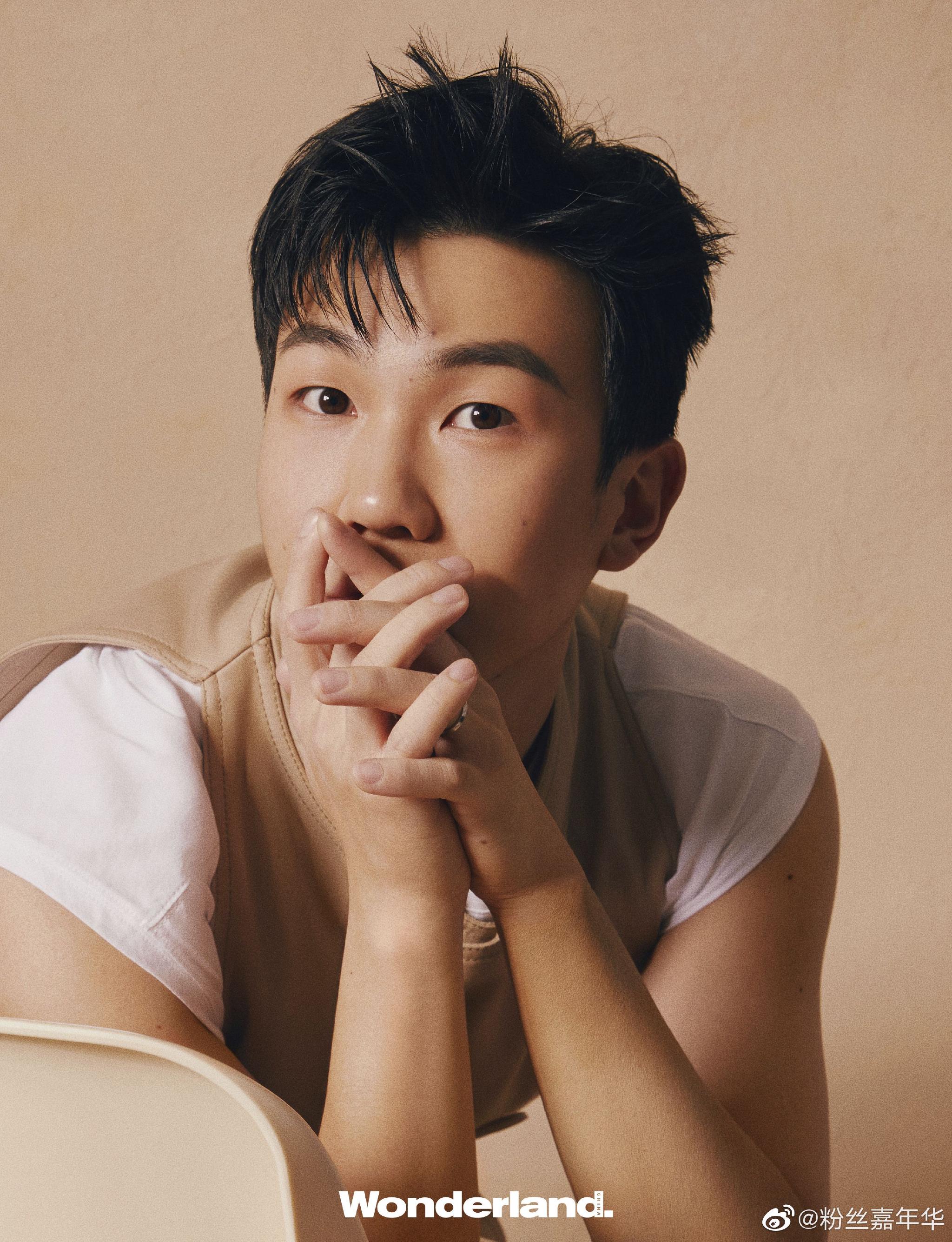 白举纲最新大片释出,多种风格随意切换,自在从容