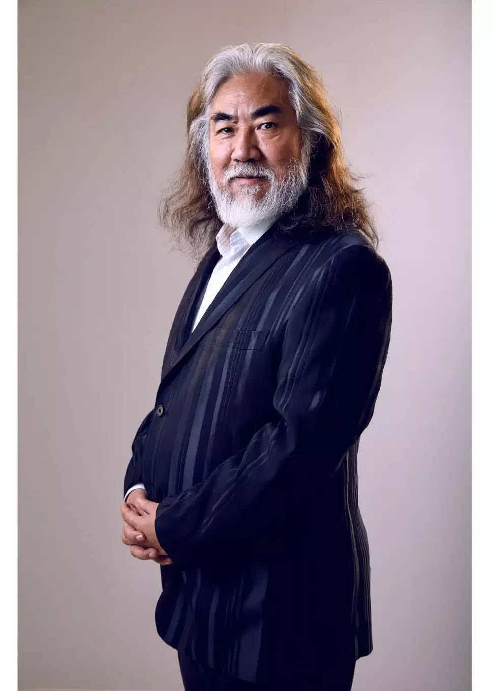 张纪中娇妻杜星霖官宣家庭添新成员取名张三丰曾被疑怀上三胎