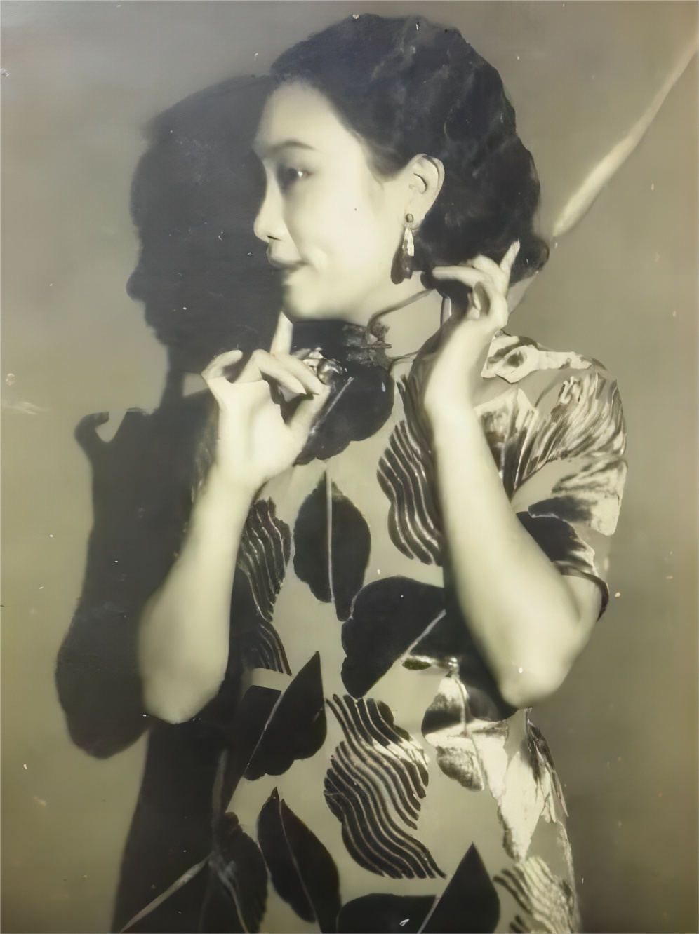 军阀杨森妻妾12人,临终前17岁小妾问他:有几人心甘情愿嫁你的?