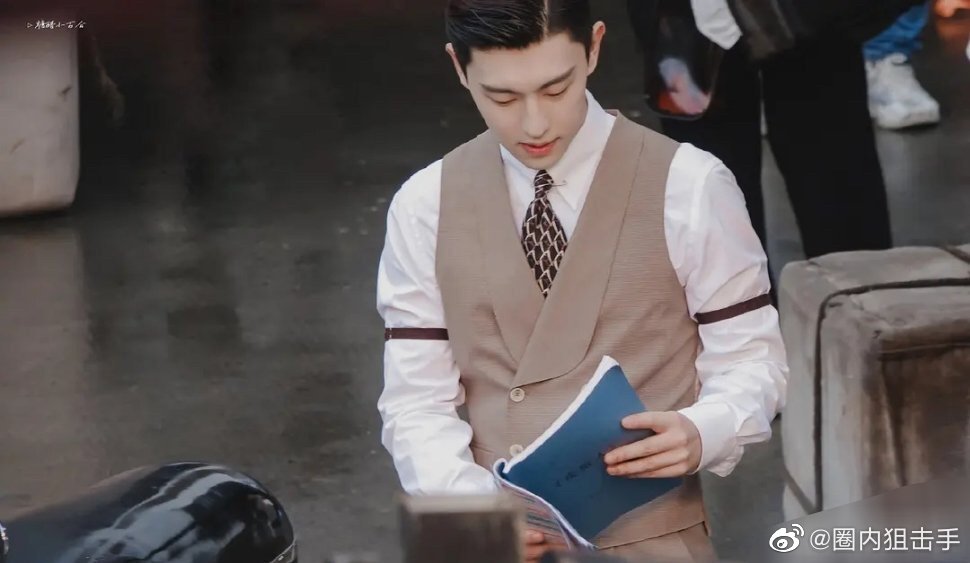 邓伦倪妮《夜旅人》路透,好有氛围感啊,期待这部剧了