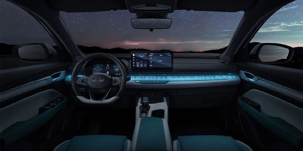 雷神加持的帝豪L来了，混动到底选日系还是国产？