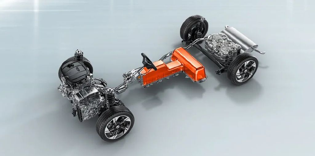 雷神加持的帝豪L来了，混动到底选日系还是国产？