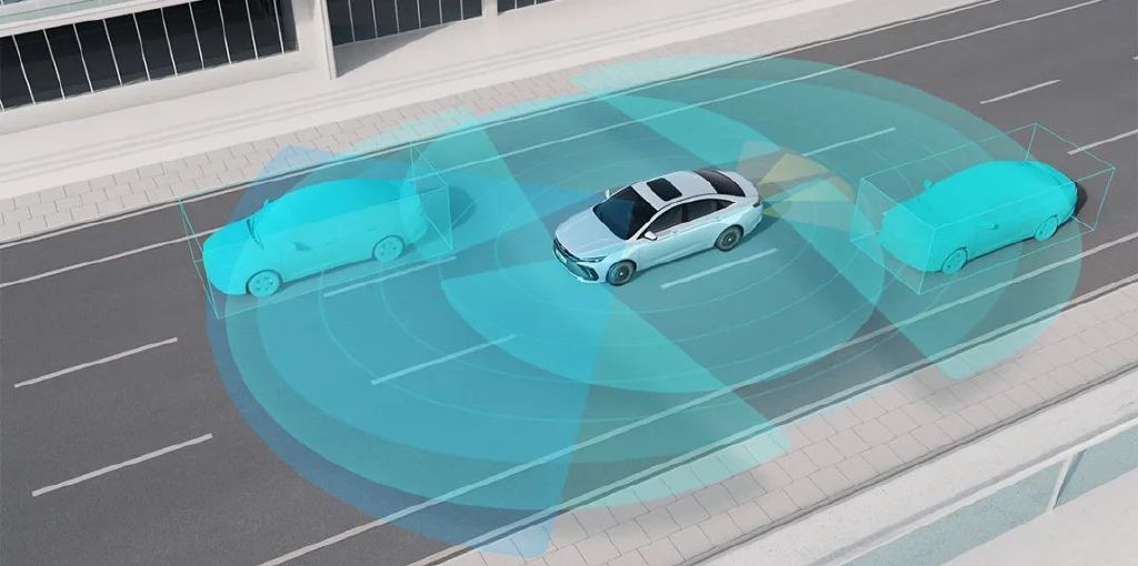 雷神加持的帝豪L来了，混动到底选日系还是国产？