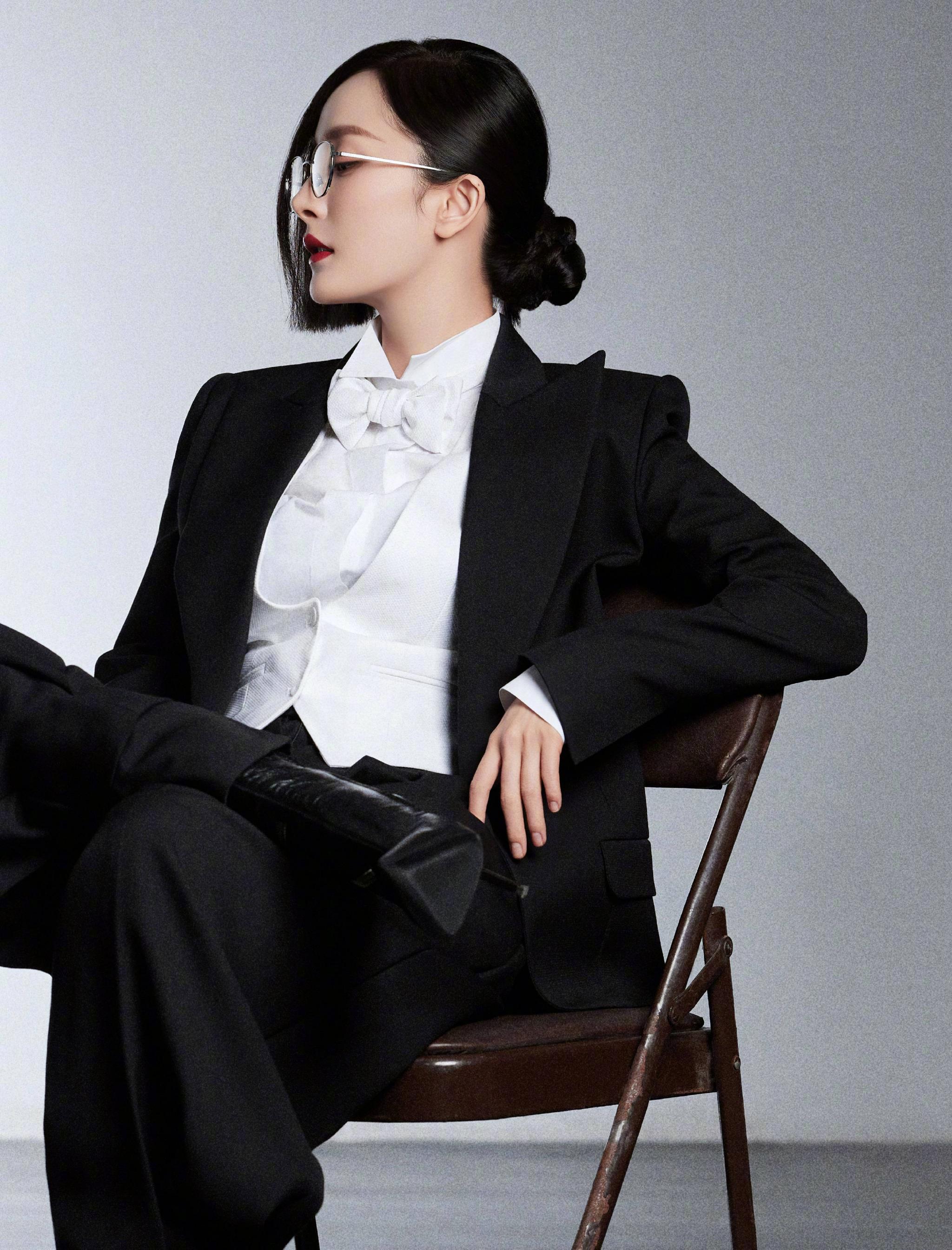 娱乐圈女西装大佬各有各美这眼神和氛围一个字绝