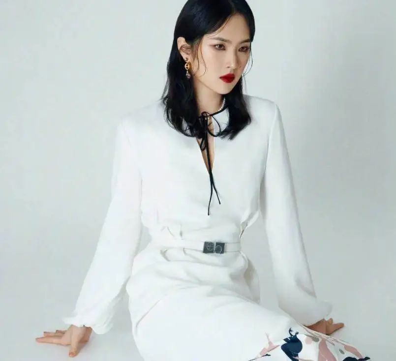 孟晚舟与网红罕合影!2段婚姻4个孩子,前夫成谜现任对她不离不弃__财经头条