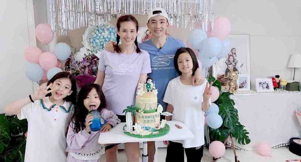 50岁刘畊宏晒全家福庆结婚15周年,与张艺兴同天生日梦幻连麦休闲区蓝鸢梦想 - Www.slyday.coM 50岁刘畊宏晒全家福庆结婚15周年,与张艺兴同天生日梦幻连麦休闲区蓝鸢梦想 - Www.slyday.coM