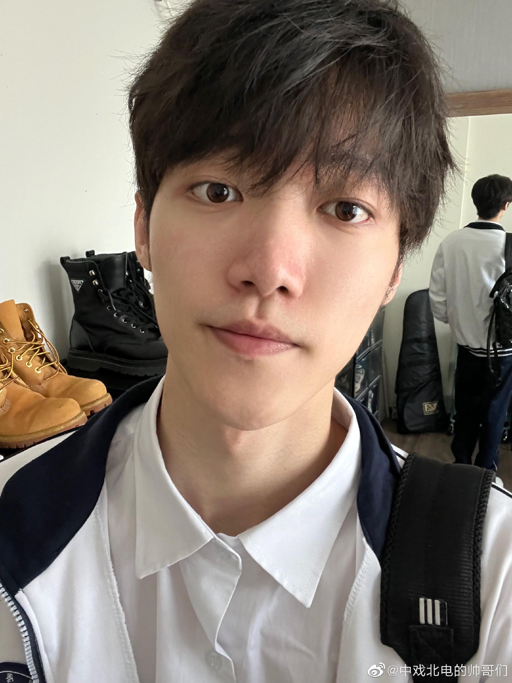 陈炅明@CJM囧囧 是个极其热爱音乐剧的普高生……|音乐剧_新浪新闻