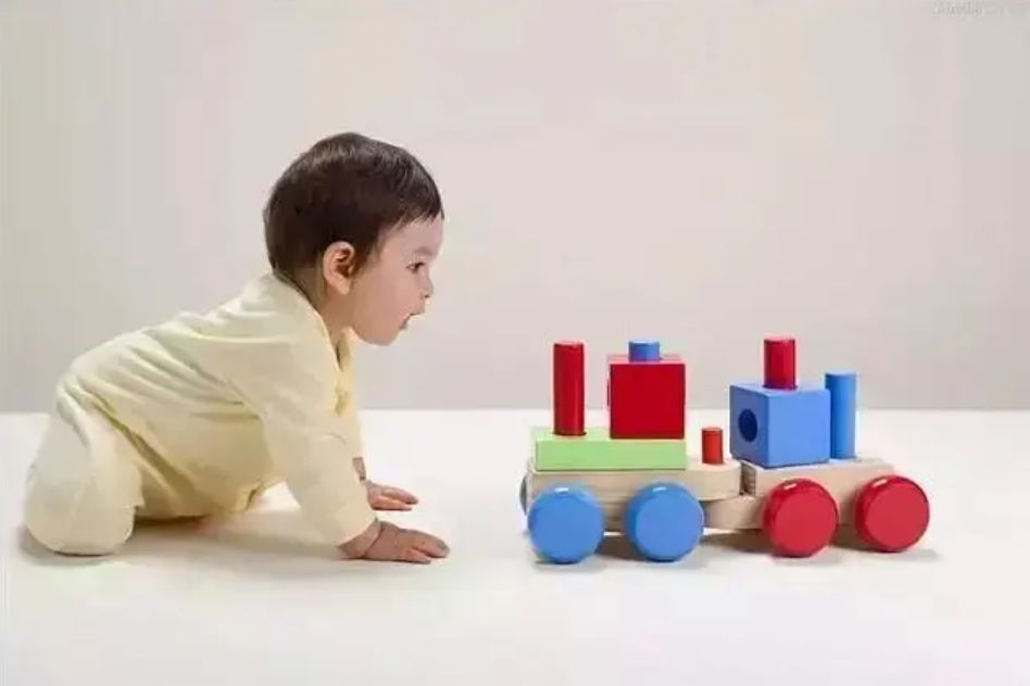 怎样帮宝宝练习爬行?