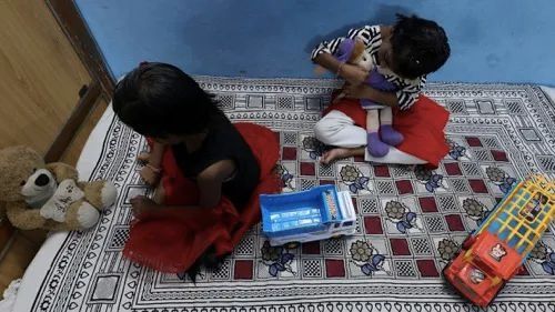 “新冠孤儿”：疫情之后，美国约20万儿童何以为家休闲区蓝鸢梦想 - Www.slyday.coM