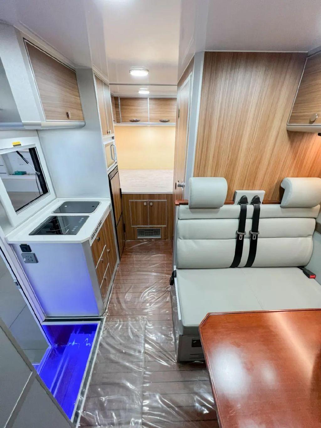 程力轩航 · 比亚迪t5dm升顶房车 6座布局 自带360°观景"阁楼"